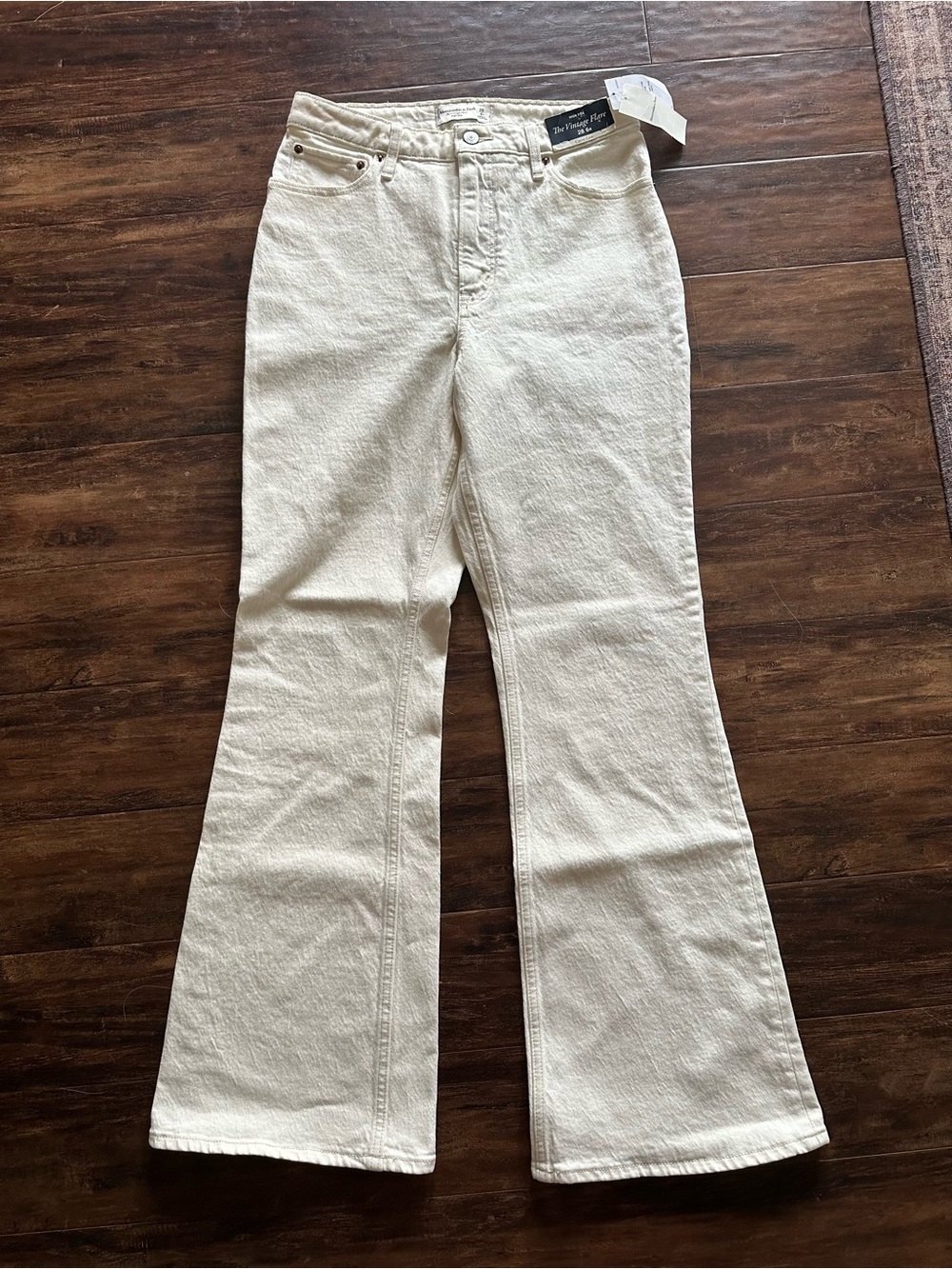 NWT A&F Women's Cream Flare Jeans
